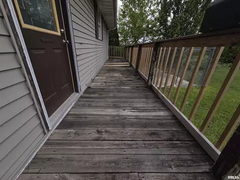 Exterior - 511 West St, Peru, IL 61354 photo 2 of 4