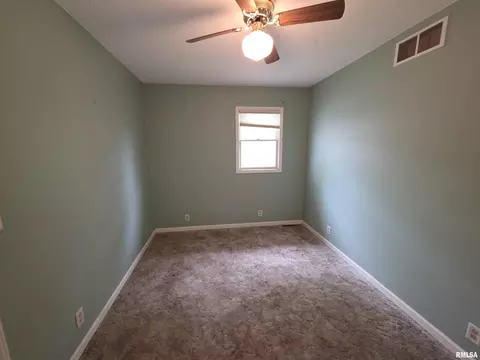 Bedroom - 511 West St, Peru, IL 61354 photo 3 of 4