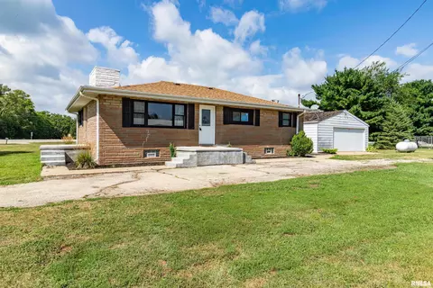 13658 N Manito Rd, Manito, IL 61546