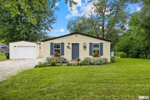 110 Ernest St, Washington, IL 61571