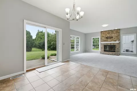Living - 2400 W Murphy Dr, Dunlap, IL 61525 photo 1 of 7