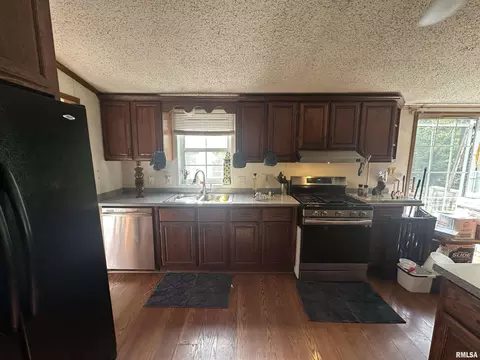 Kitchen - 2 Carlock Rd, Murphysboro, IL 62966 photo 3 of 5