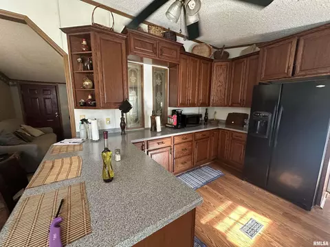 Kitchen - 2 Carlock Rd, Murphysboro, IL 62966 photo 4 of 5
