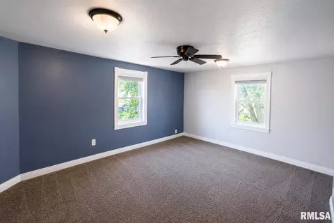 Bedroom - 204 E Pine St, Dunlap, IL 61525 photo 3 of 4