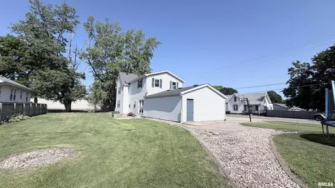 Exterior - 204 E Pine St, Dunlap, IL 61525 photo 5 of 5