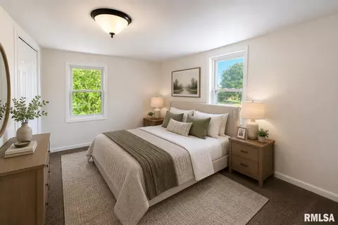 Bedroom - 204 E Pine St, Dunlap, IL 61525 photo 2 of 4