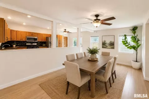 Dining - 204 E Pine St, Dunlap, IL 61525 photo 1 of 1