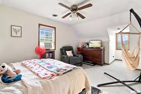 Bedroom - 3100 Ozark Rd, Ozark, IL 62972 photo 6 of 7