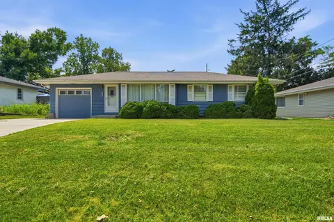 5337 N Stephen Dr, Peoria, IL 61615