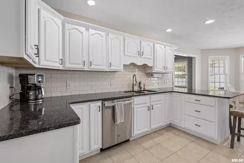 Kitchen - 1704 N Smith Ave, Marion, IL 62959 photo 2 of 5