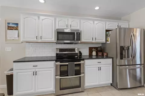 Kitchen - 1704 N Smith Ave, Marion, IL 62959 photo 5 of 5