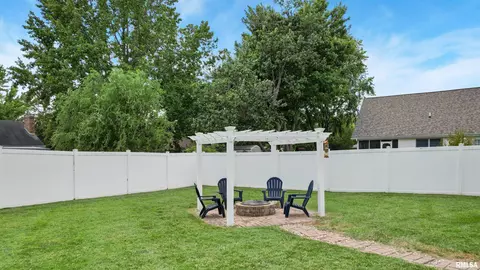 Exterior - 1704 N Smith Ave, Marion, IL 62959 photo 7 of 8