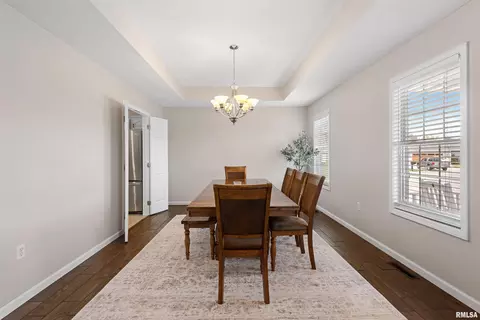 Dining - 1704 N Smith Ave, Marion, IL 62959 photo 1 of 1