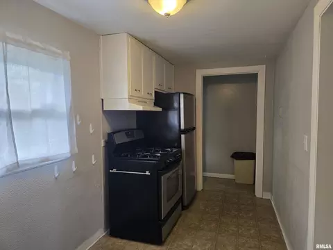 Other - 610 3rd Ave, Canton, IL 61520 photo 2 of 8