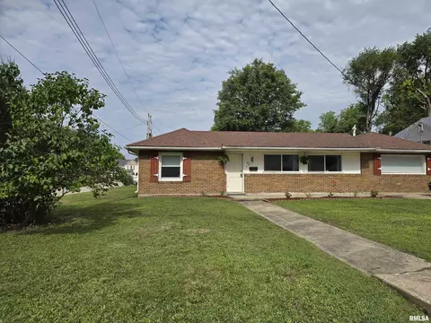 Exterior - 610 3rd Ave, Canton, IL 61520 photo 3 of 6