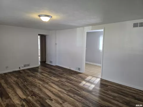 Living - 610 3rd Ave, Canton, IL 61520 photo 5 of 5