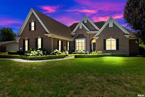 3410 Sheridan Rd, Pekin, IL 61554