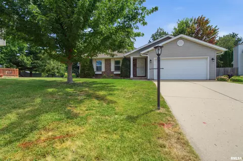 5506 N Leawood Ct, Peoria, IL 61615