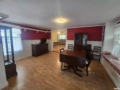 Dining - 146 E Hickory St, Canton, IL 61520 photo 5 of 5