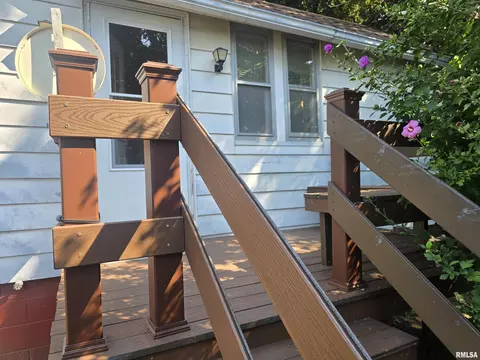 Exterior - 146 E Hickory St, Canton, IL 61520 photo 9 of 13