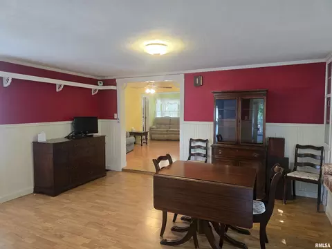 Dining - 146 E Hickory St, Canton, IL 61520 photo 1 of 5