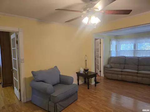 Living - 146 E Hickory St, Canton, IL 61520 photo 2 of 6