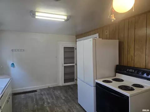 Kitchen - 146 E Hickory St, Canton, IL 61520 photo 5 of 5