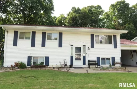 205 Gem St, East Peoria, IL 61611