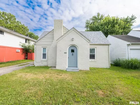 716 Meadow Ave, East Peoria, IL 61611