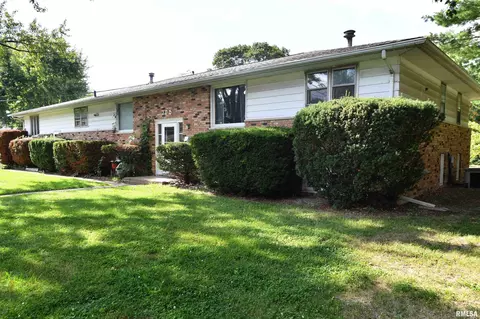 105 W Paradise Ct, Peoria, IL 61607