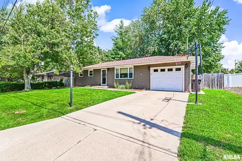 102 Francis Ct, East Peoria, IL 61611