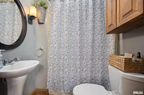 Bath - 412 E Monroe St, Morton, IL 61550 photo 1 of 3