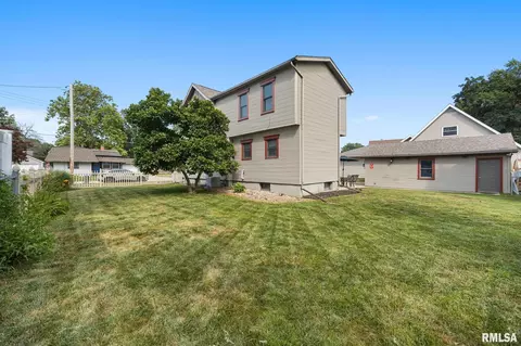 Exterior - 412 E Monroe St, Morton, IL 61550 photo 6 of 9