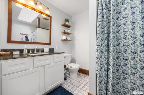 Bath - 412 E Monroe St, Morton, IL 61550 photo 3 of 3