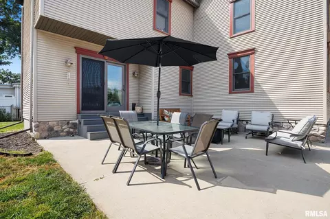 Exterior - 412 E Monroe St, Morton, IL 61550 photo 8 of 9