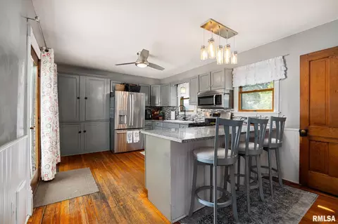 Kitchen - 412 E Monroe St, Morton, IL 61550 photo 1 of 3
