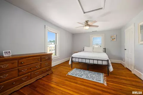Bedroom - 412 E Monroe St, Morton, IL 61550 photo 4 of 12