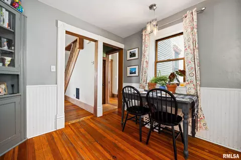 Dining - 412 E Monroe St, Morton, IL 61550 photo 4 of 4