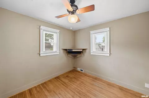 Bedroom - 301 N 5th St, Dunlap, IL 61525 photo 1 of 11