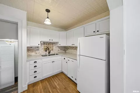 Kitchen - 301 N 5th St, Dunlap, IL 61525 photo 4 of 5