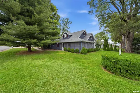 Exterior - 301 N 5th St, Dunlap, IL 61525 photo 2 of 8