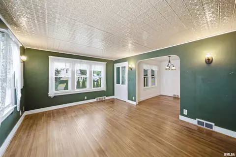 Living - 301 N 5th St, Dunlap, IL 61525 photo 2 of 4