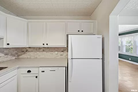 Kitchen - 301 N 5th St, Dunlap, IL 61525 photo 5 of 5