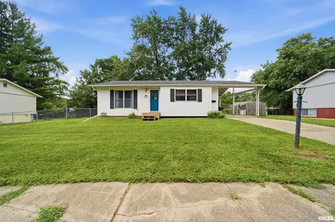 3706 W Lancer Rd, Peoria, IL 61615