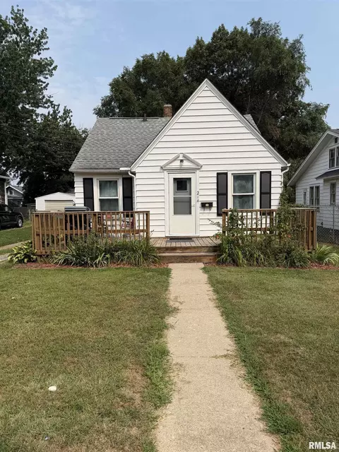 214 Poplar St, Pekin, IL 61554