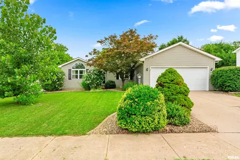 6110 N Frostwood Pkwy, Peoria, IL 61615