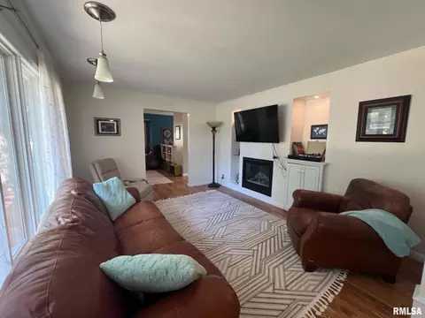 Living - 109 Kurlene Dr, Macomb, IL 61455 photo 1 of 4