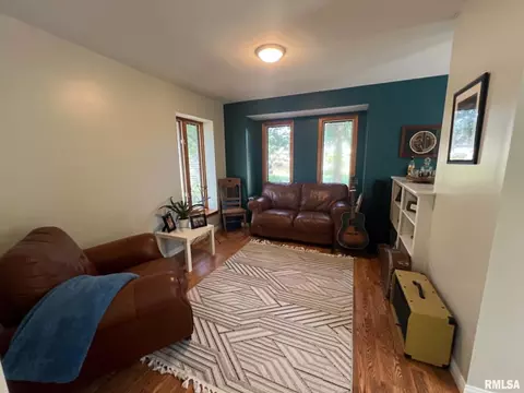 Living - 109 Kurlene Dr, Macomb, IL 61455 photo 3 of 4
