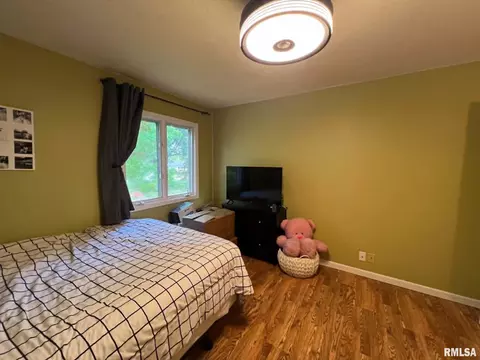 Bedroom - 109 Kurlene Dr, Macomb, IL 61455 photo 5 of 8