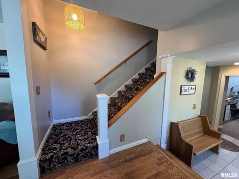 Entry Way - 109 Kurlene Dr, Macomb, IL 61455 photo 6 of 7